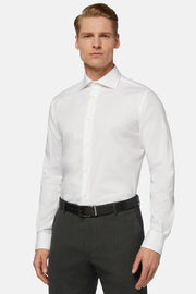 Camisa blanca en pin point de algodón regular slim fit, Blanco, hi-res