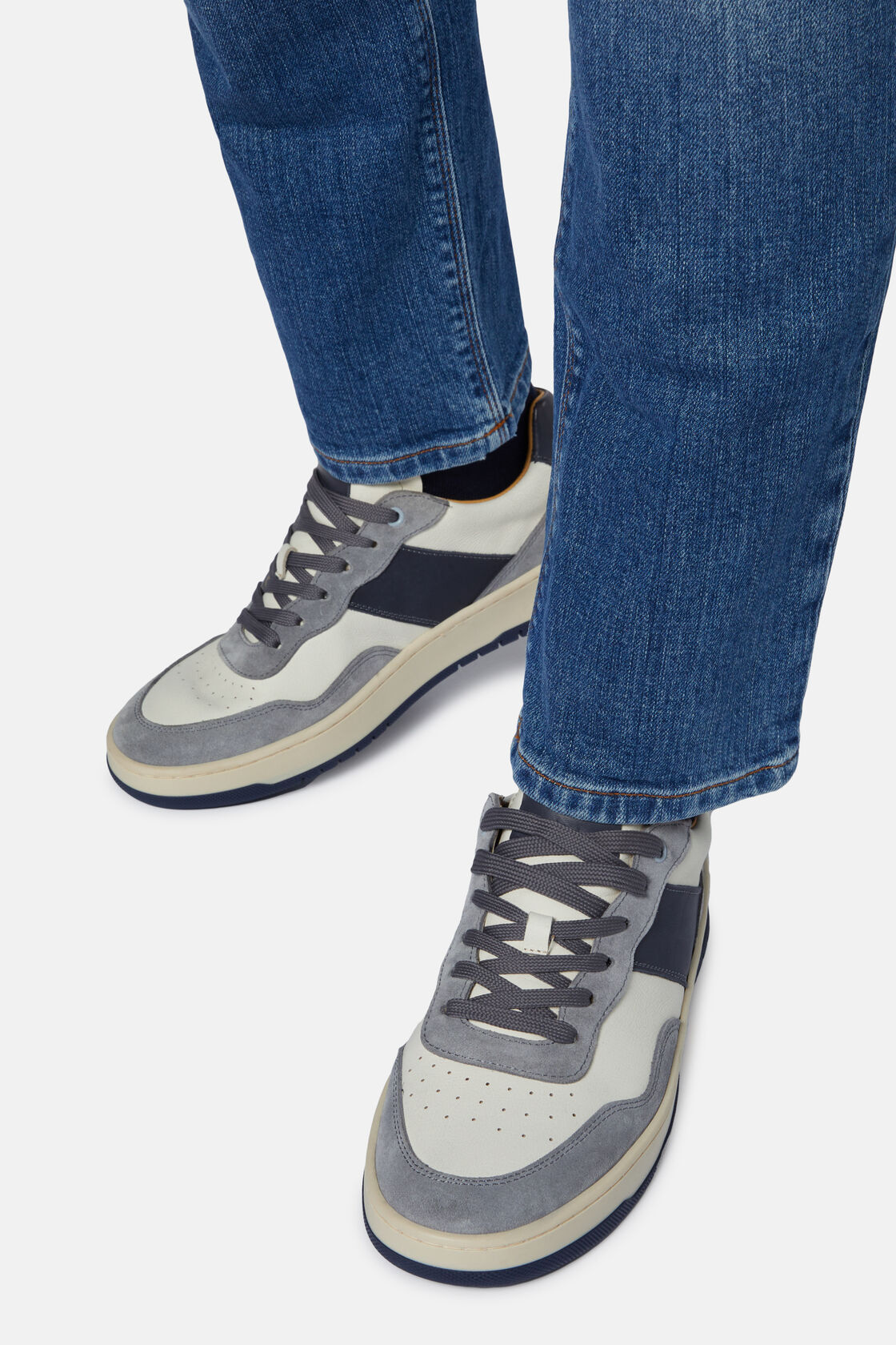Sneaker Aus Leder in Grau Und Marineblau, Navy - Grau, hi-res