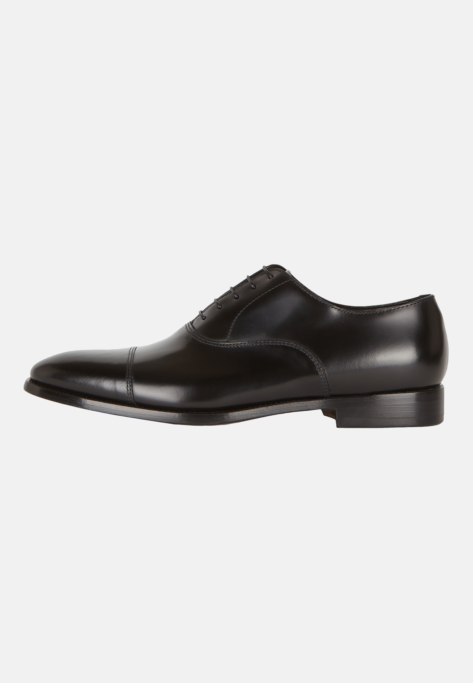 Une paire de chaussures pour homme 100% cuir, modèle Oxford, Patent ou  Gibson à 49,99€ (74% de réduction)